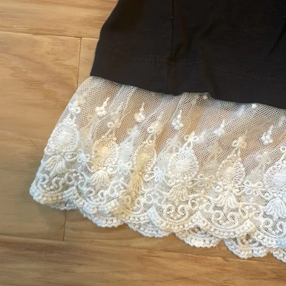 AB Studio Dressy Shirt. Black with White lace trim on bottom. Large - Picture 3 of 6